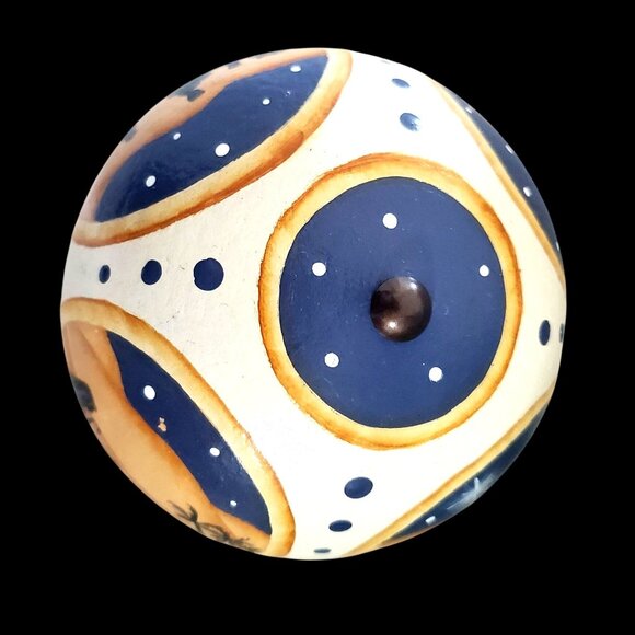 Hand Painted Christmas Gourd Nativity Scene 4.5" Diameter - Picture 3 of 10